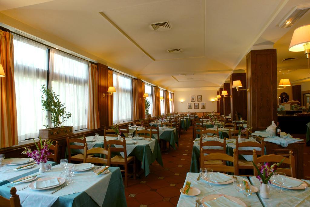 Meditur Hotel Cagliari Santa Maria Restaurant foto